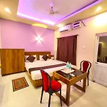 Hotel Blue Sagar Puri - Near-Bengali-Market-Sea-Beach-And-Temple With-Lift-And-Parking-Facilities-Restaurant Available-Best Seller In City