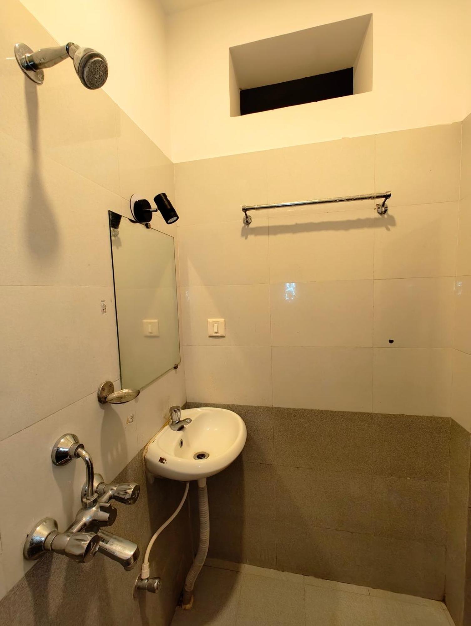 Hotel Blue Sagar - Near-bengali-market-sea-beach-and-temple With-lift-and-parking-facilities-restaurant Available-best Seller In City