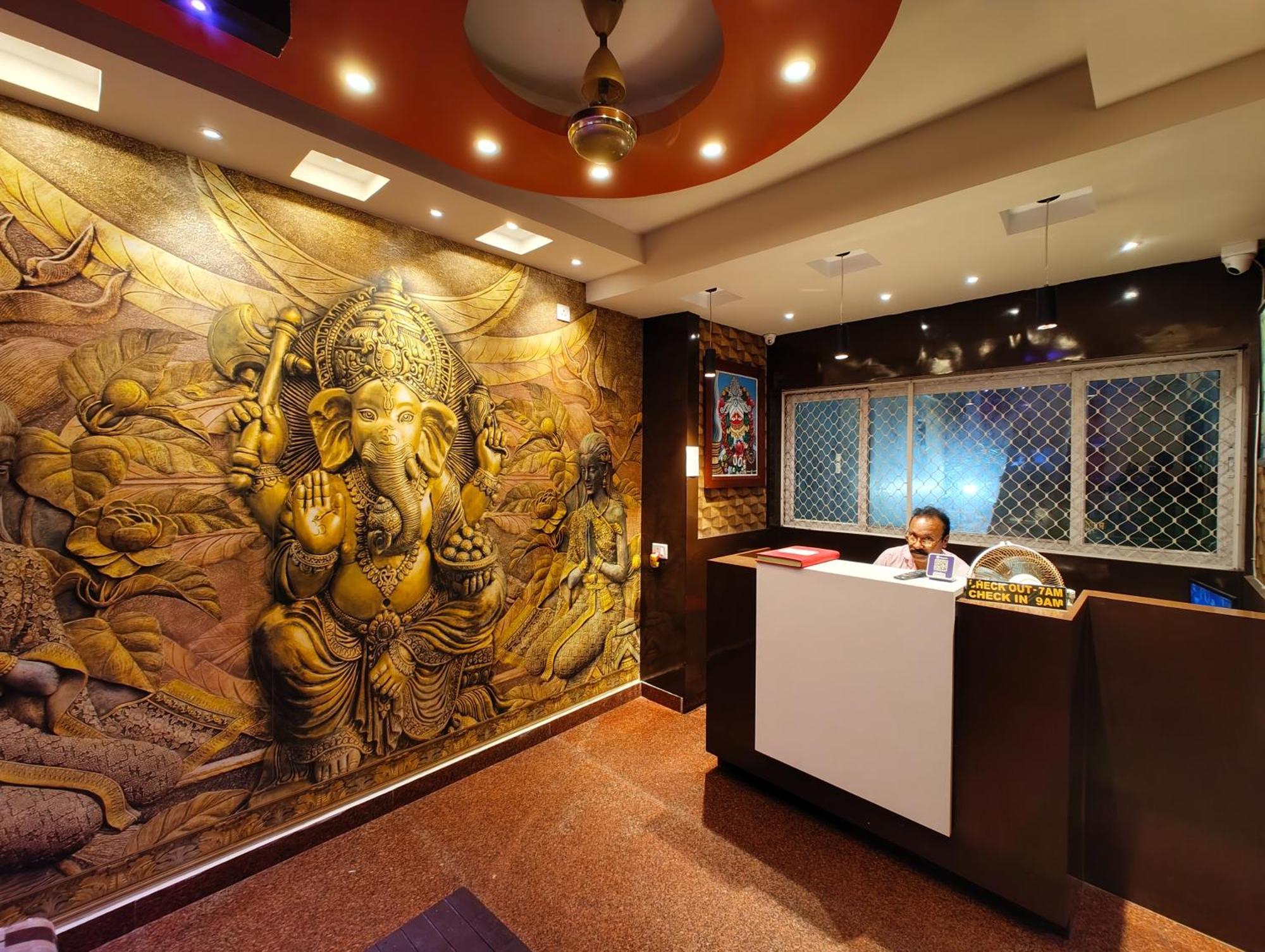 Hotel Blue Sagar - Near-bengali-market-sea-beach-and-temple With-lift-and-parking-facilities-restaurant Available-best Seller In City