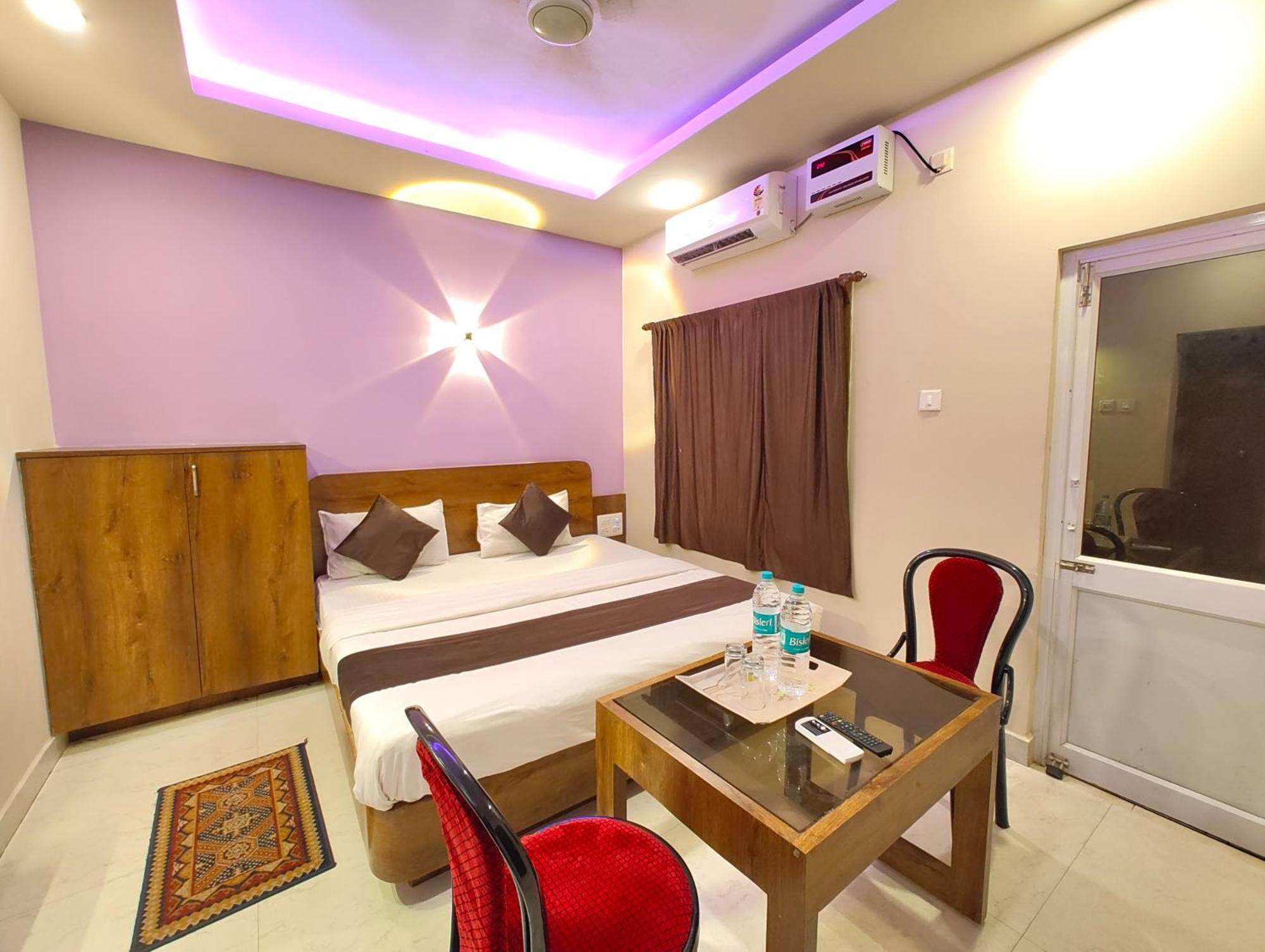 Blue Sagar - Near-bengali-market-sea-beach-and-temple With-lift-and-parking-facilities-restaurant Available-best Seller In City