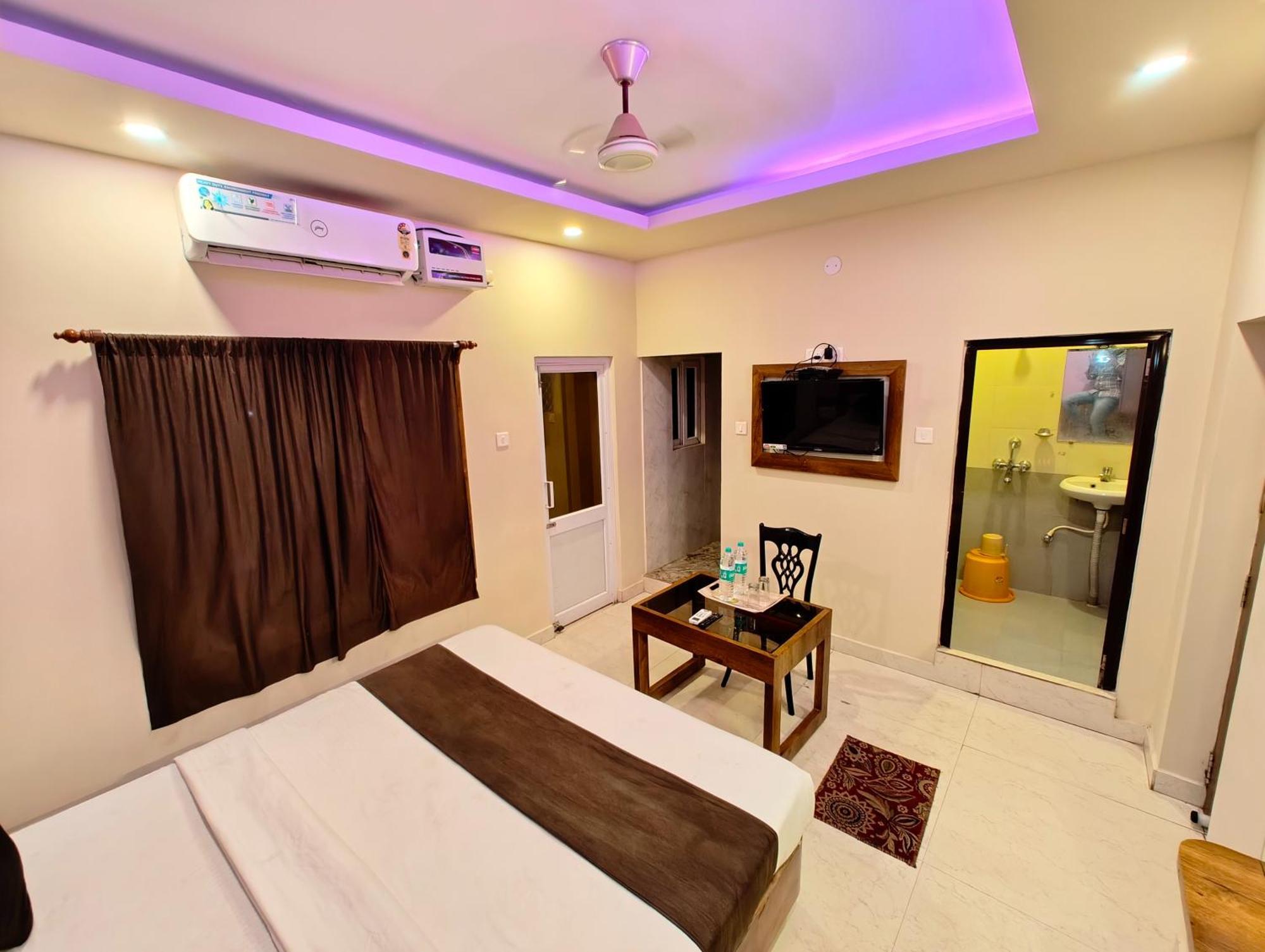Blue Sagar - Near-bengali-market-sea-beach-and-temple With-lift-and-parking-facilities-restaurant Available-best Seller In City 4*