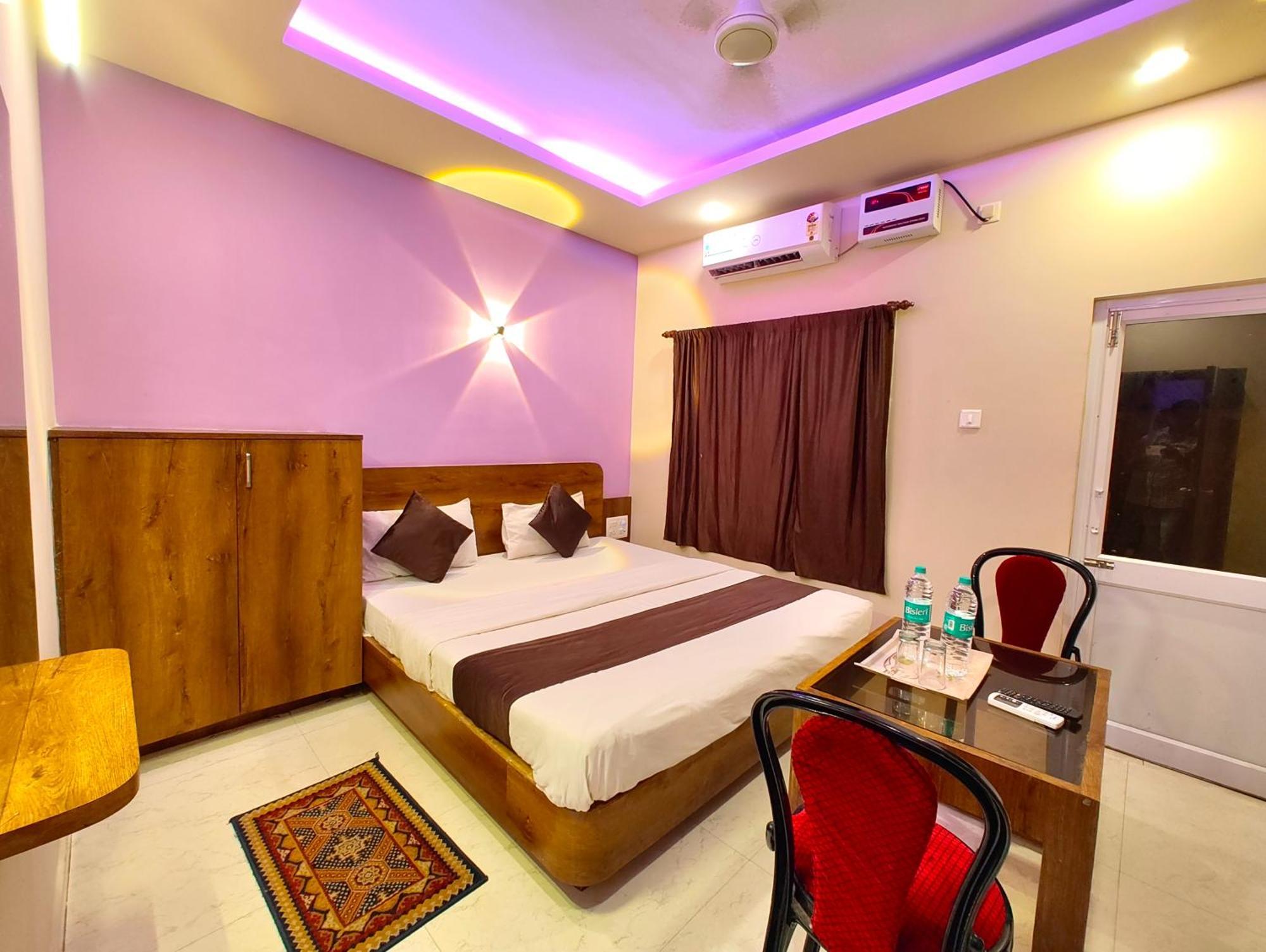 Hotel Blue Sagar - Near-bengali-market-sea-beach-and-temple With-lift-and-parking-facilities-restaurant Available-best Seller In City Puri