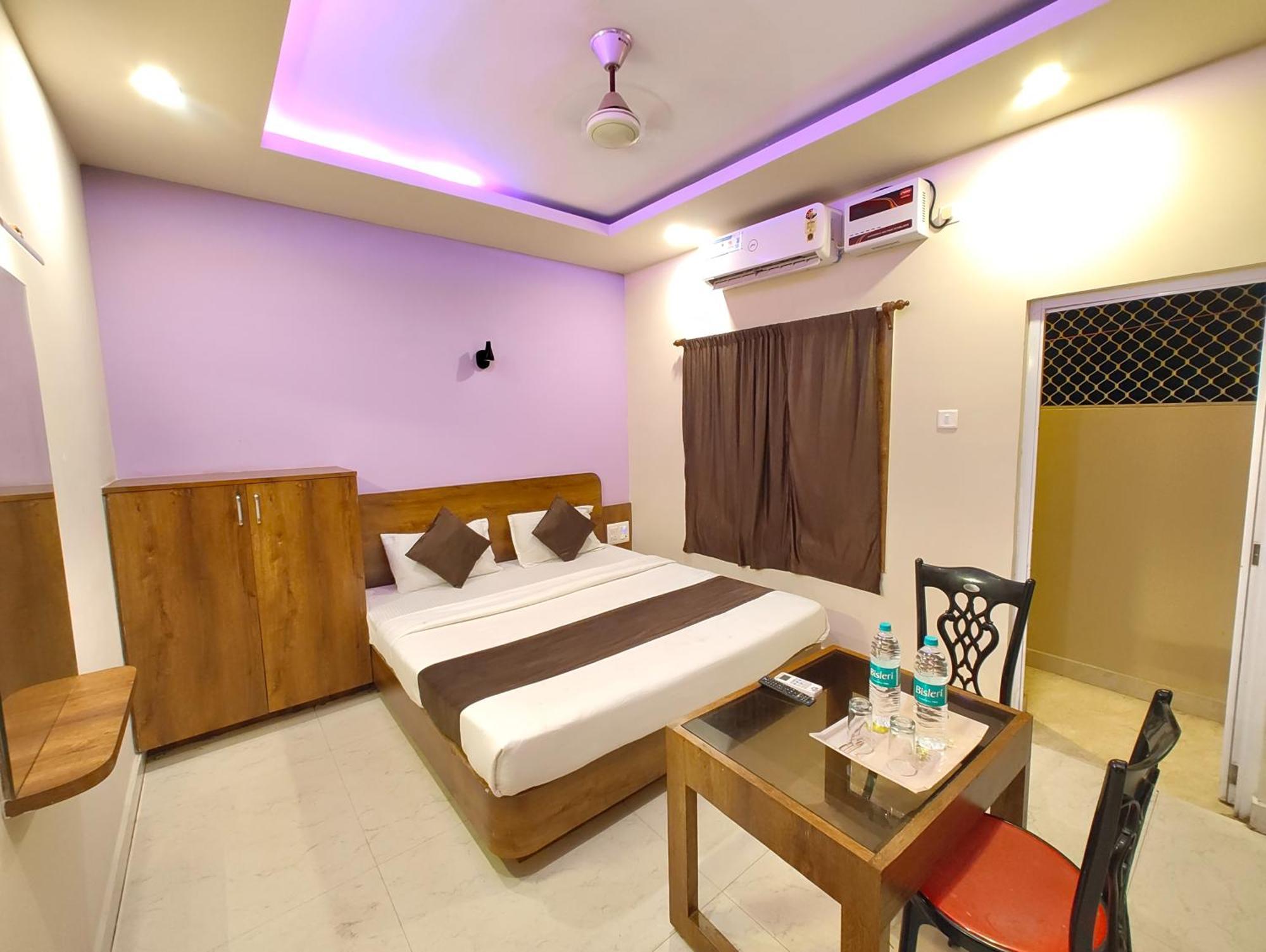 Blue Sagar - Near-bengali-market-sea-beach-and-temple With-lift-and-parking-facilities-restaurant Available-best Seller In City
